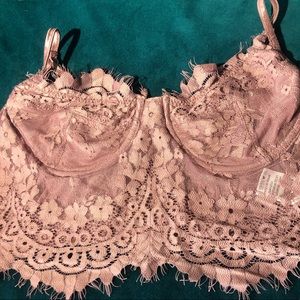 Beautiful dusty rose/lavender lace bralette. Size medium.